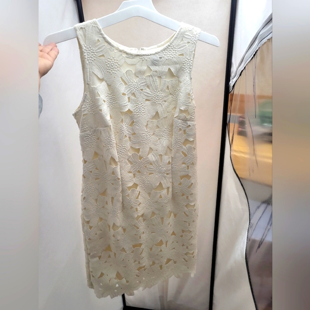 ANN TAYLOR lace dress size 0